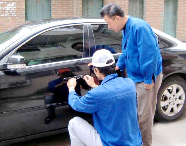 宕昌开锁公司：车钥匙坏了怎么办